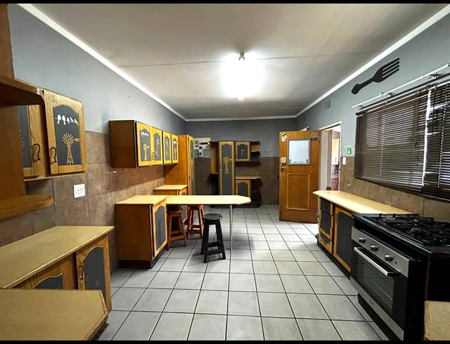 3 BEDROOM HOUSE TO LET IN VANDERBIJLPARK SE 10